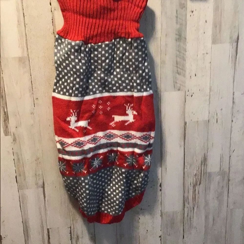 Cute Christmas dog sweater, see measurements